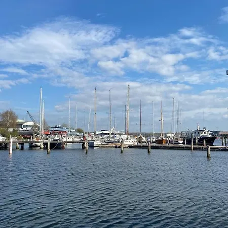 Hausboot Ostsee Meeresbriese Botel *